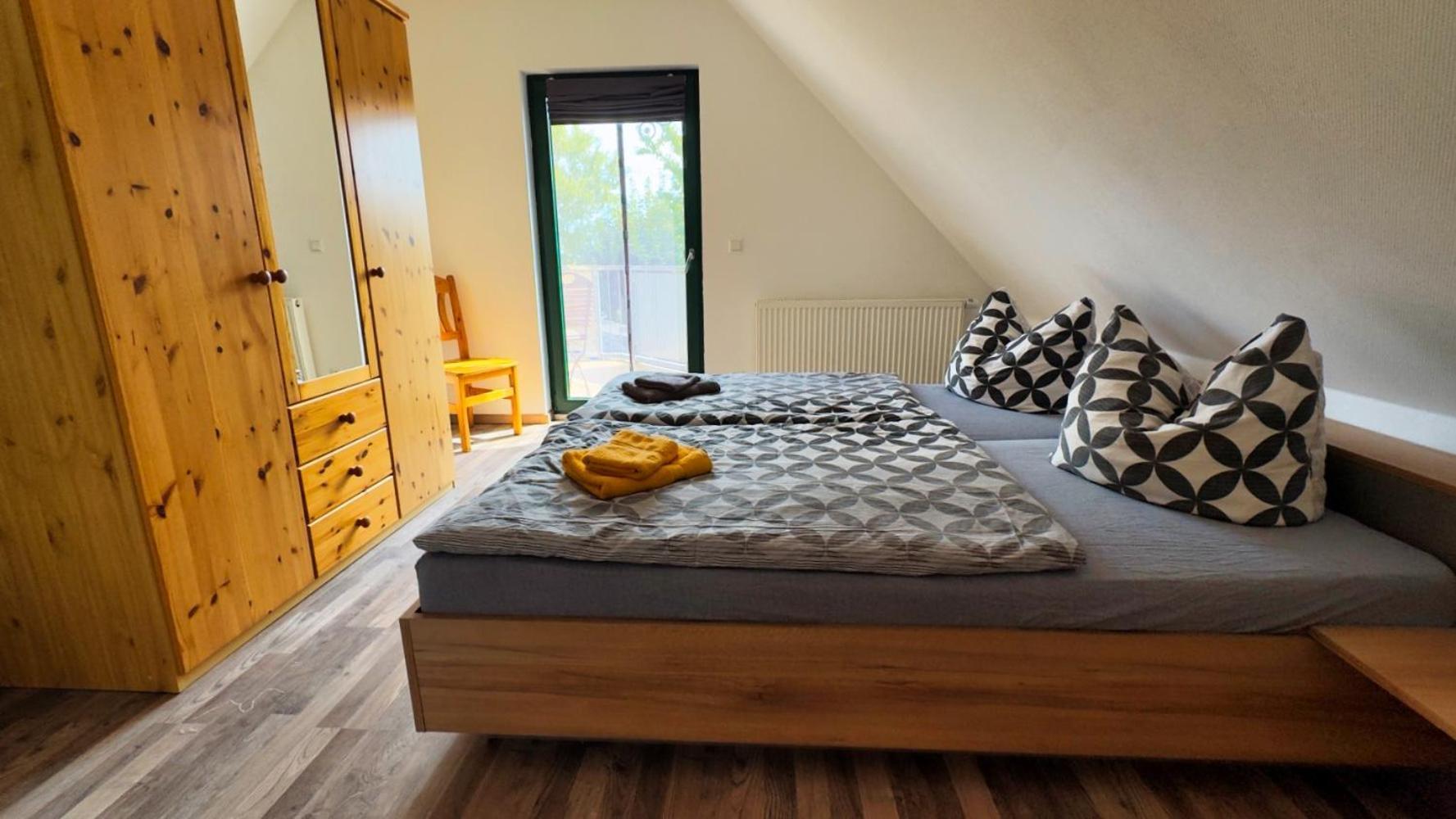 Ferienhaus Zum Findling Gohren Bagian luar foto
