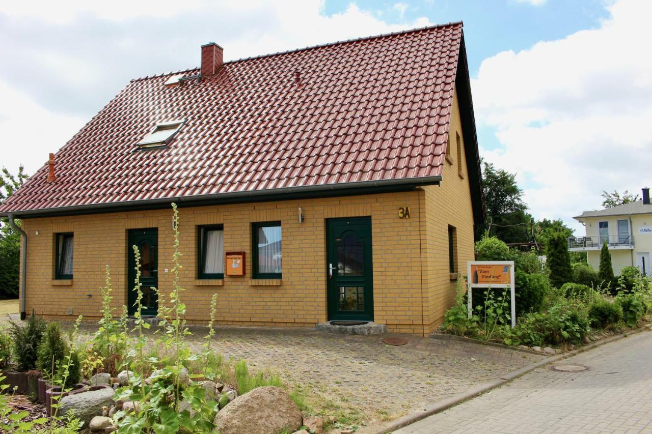 Ferienhaus Zum Findling Gohren Bagian luar foto